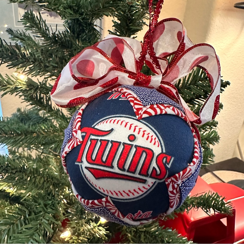 MLB Minnesota Twins sports quilted handmade 4โ holiday ornament Unisex Gift